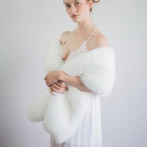 IVORY WHITE Faux FUR SHAWL